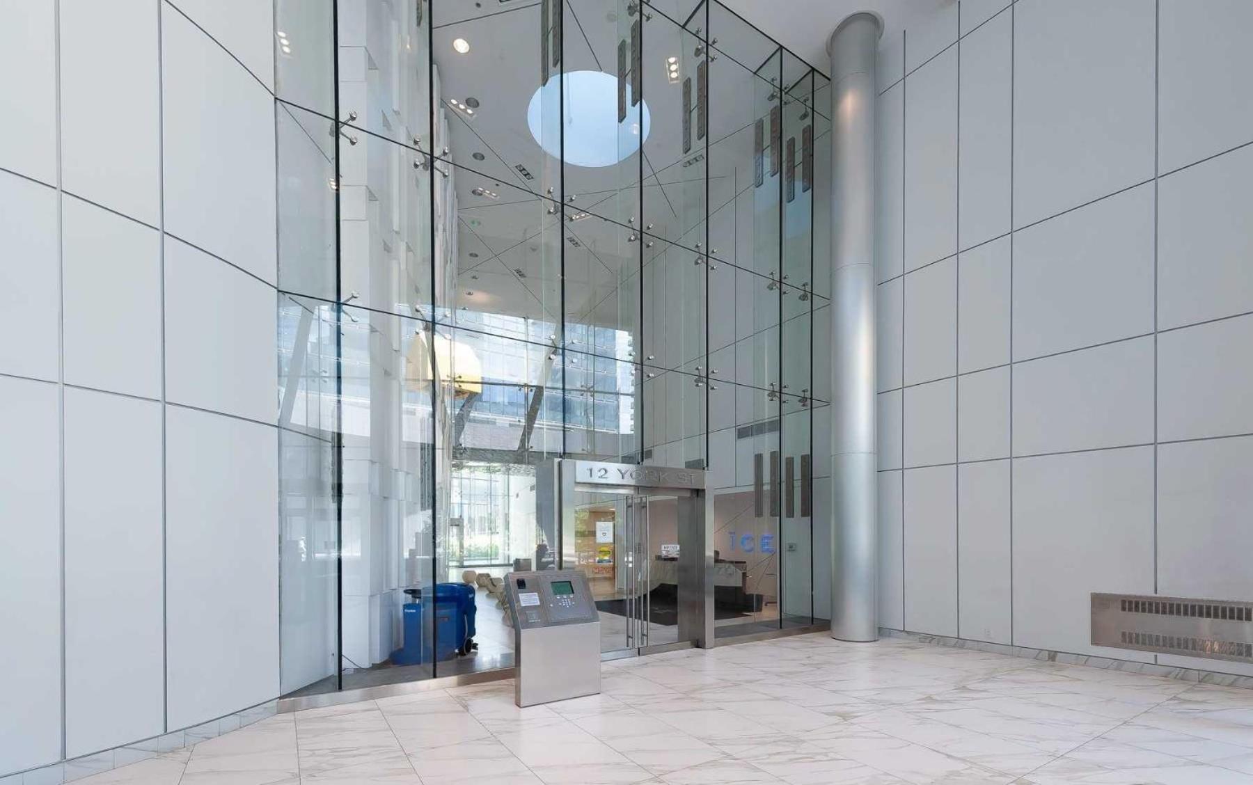 Grand Royal Suites Toronto Exterior foto