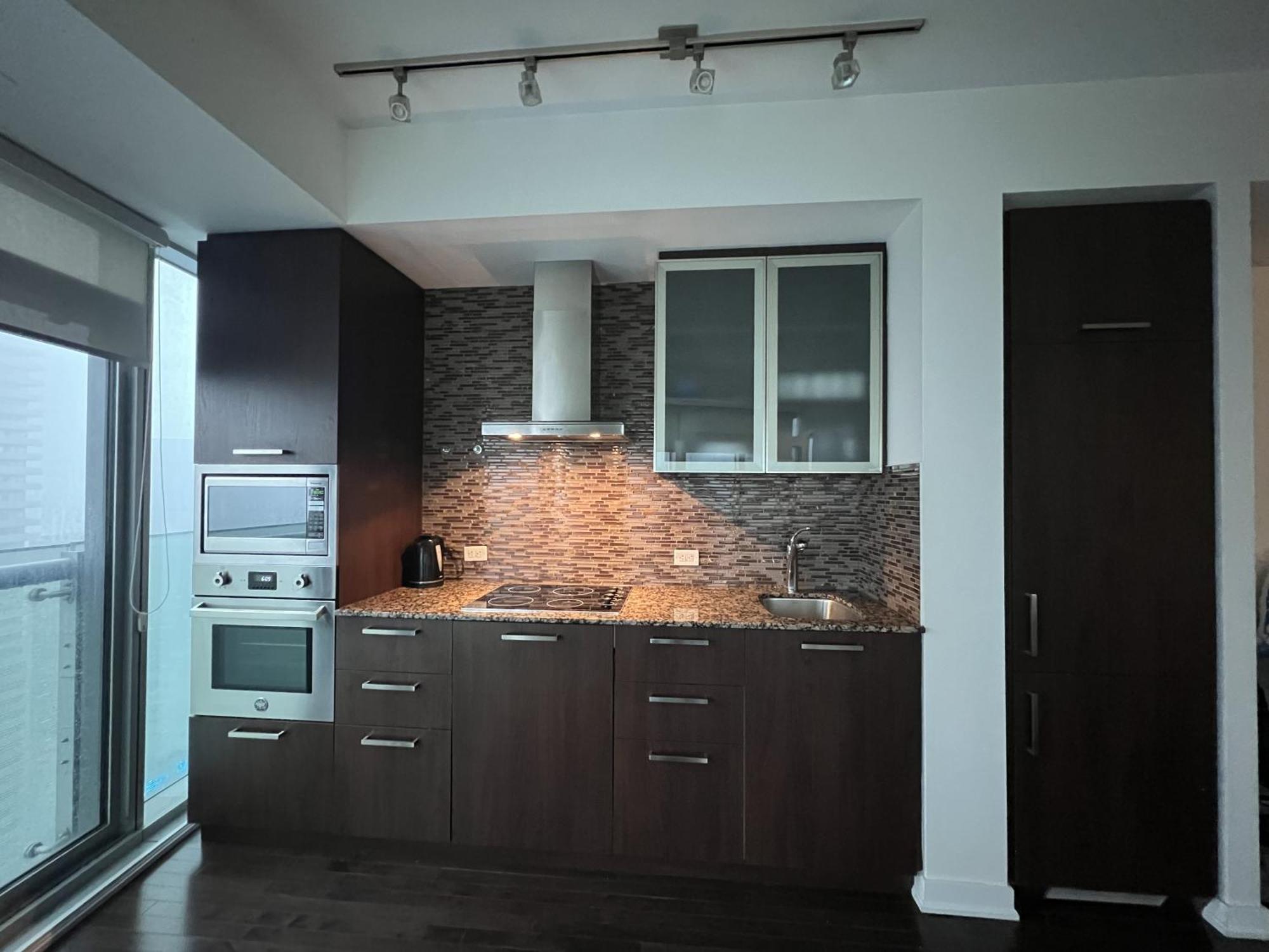 Grand Royal Suites Toronto Exterior foto